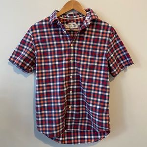 Men’s plaid button down shirt